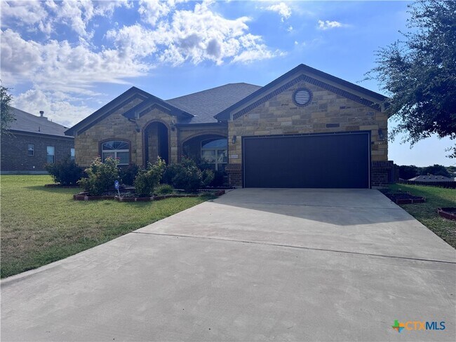 Foto del edificio - 2033 Catkins Ln