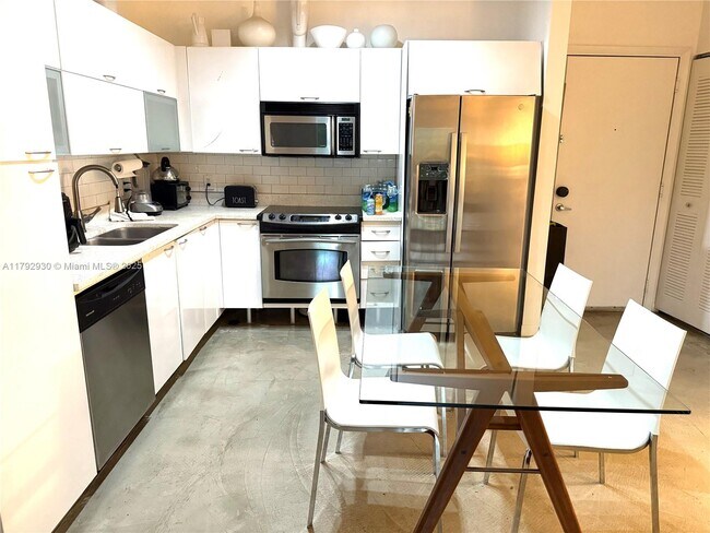Foto del edificio - 234 NE 3rd St