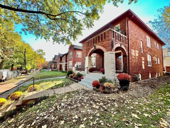 Building Photo - 7354 Amherst Ave