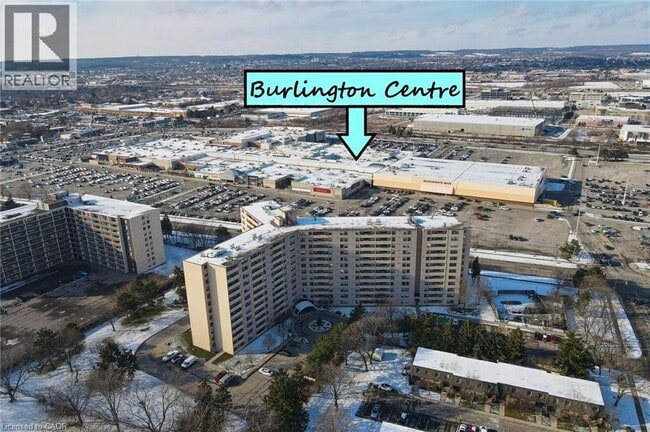 Building Photo - 700 Dynes Rd