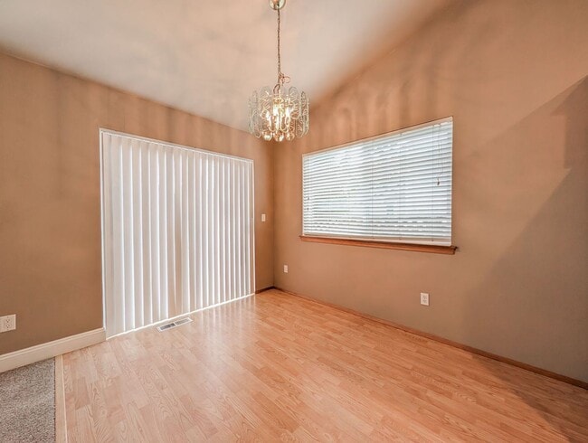 Building Photo - Move in ready 3 Bed 2 bath rambler w/ 2 car garage & fenced backyard!