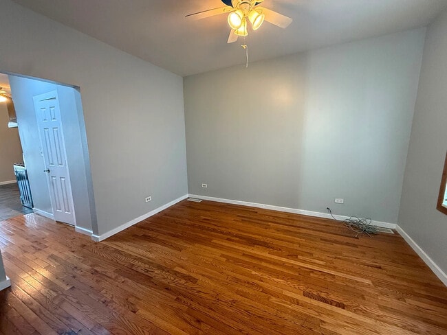 Foto del edificio - 4418 W Armitage Ave