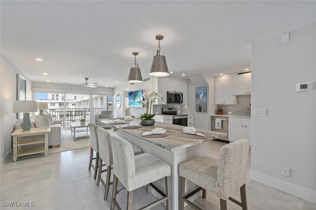 Building Photo - 3443 Gulf Shore Blvd N