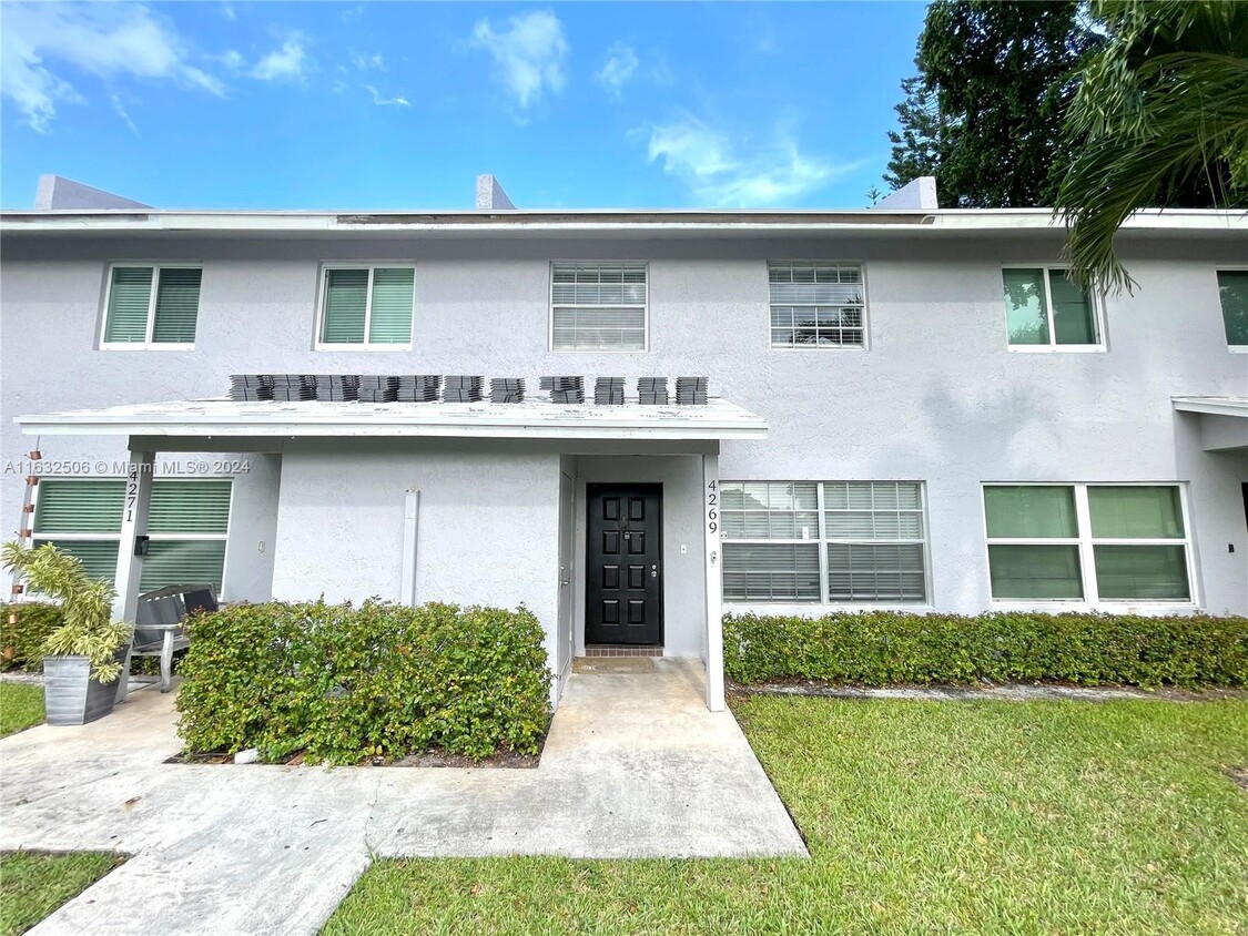 Primary Photo - 4269 Coral Springs Dr