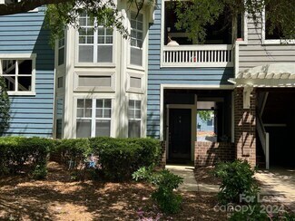 Foto del edificio - 525 Olmsted Park Pl