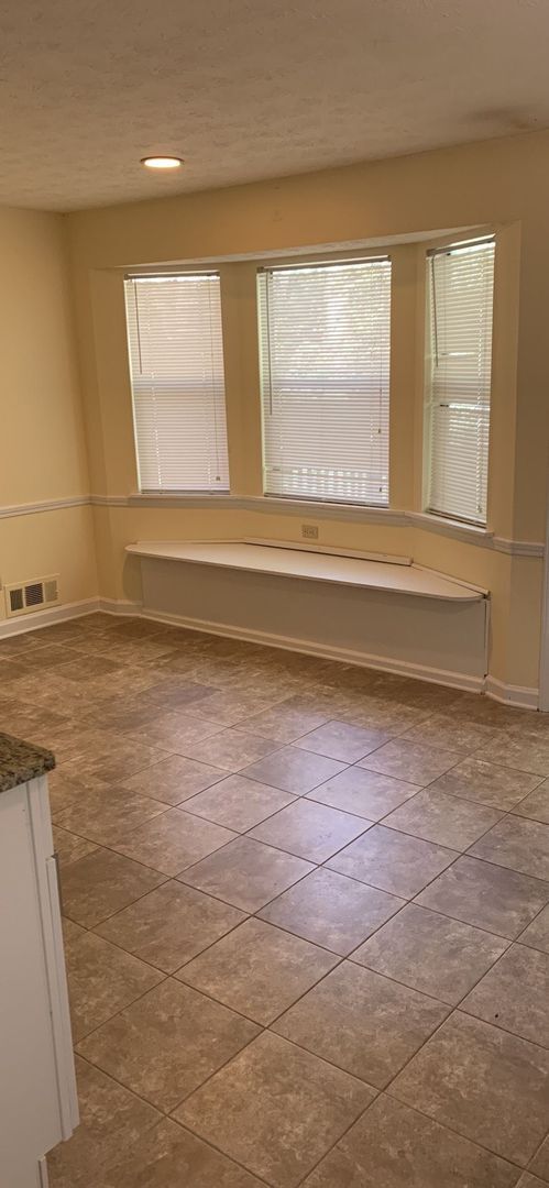 Foto del edificio - 3747 Burnt Leaf Ln SW