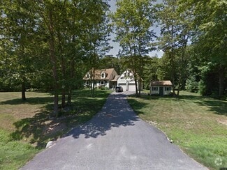 Building Photo - 10 Westwoods Rd
