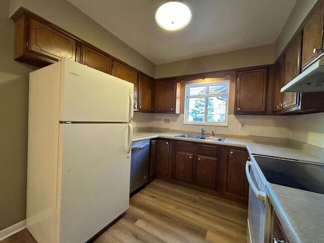 Building Photo - 2915 Whileaway Cir E