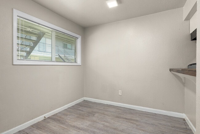 Building Photo - Gayle Villa Apartments