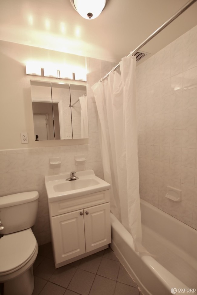 Building Photo - 16 West 75th Street