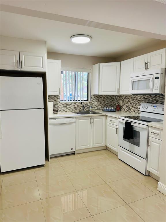 Building Photo - 6900 SW 39th St