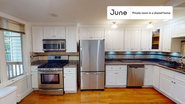 Building Photo - Room in Shared 4 bed/1 bath home