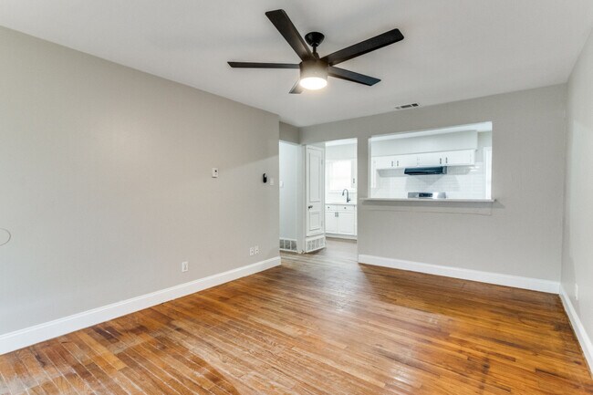 Photo - 1113 Rancho Dr House