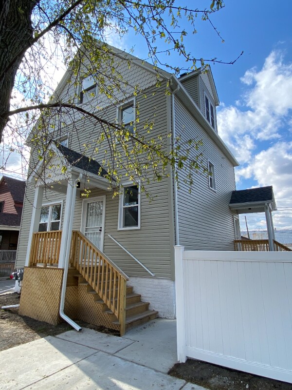 Primary Photo - 5820 Baker St