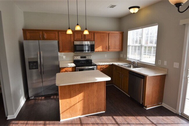Building Photo - 2301 Arbor Vista Dr