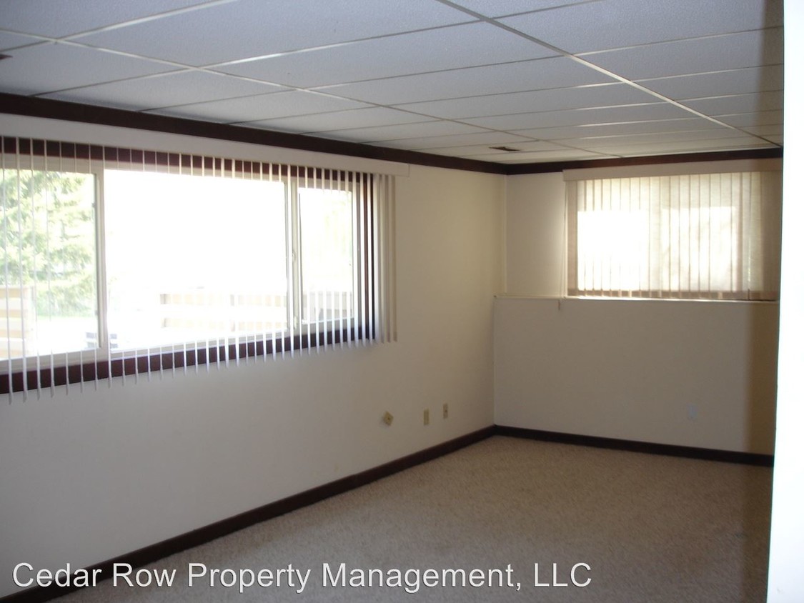 Foto del edificio - 405 Brooks Lake Rd