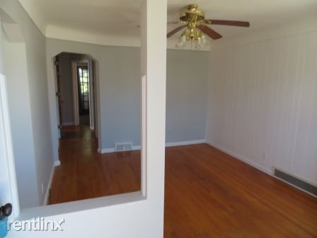 Building Photo - 3 br, 1 bath House - 14925 Keppen Ave
