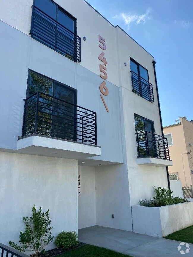 Building Photo - 5456 Barton Ave