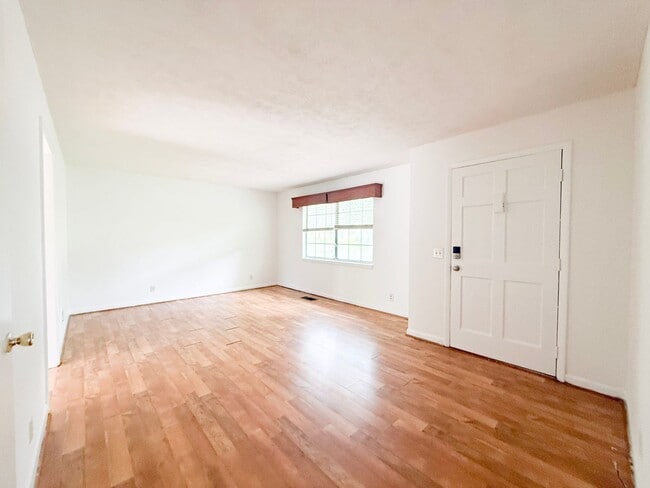 Building Photo - 2-Bedroom Home with Bonus Room & Large Wooden Deck | Pet-Friendly Near I-40 & City Lake