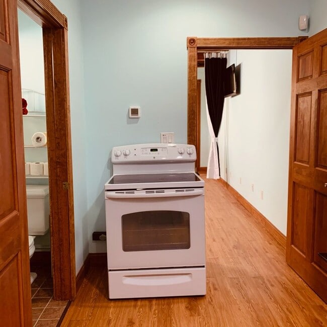 Building Photo - 416 Wyandotte St