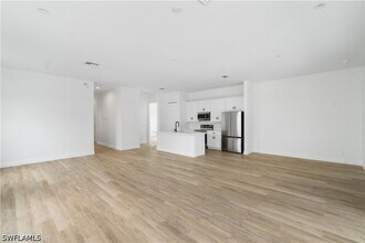 Building Photo - 837 91st Ave N
