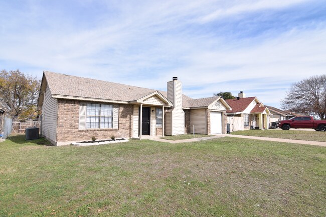 Building Photo - 2603 Woodlands Dr