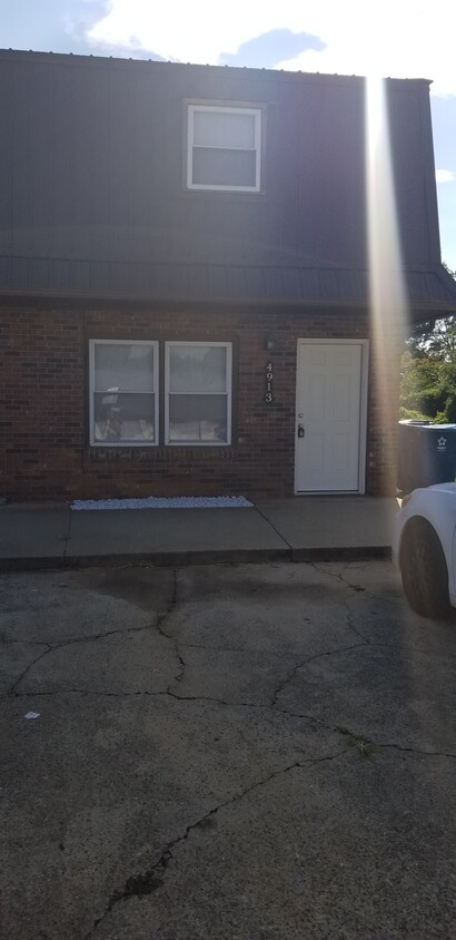 Front door - 4913 Stratford Ln