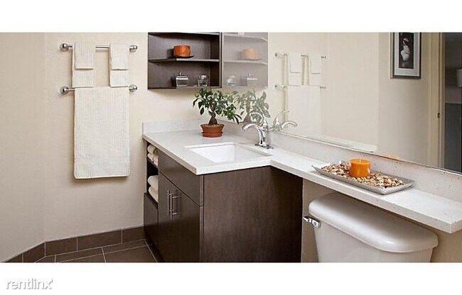 Building Photo - 1 br, 1 bath Apartment - 9701 Stonelake Blvd.