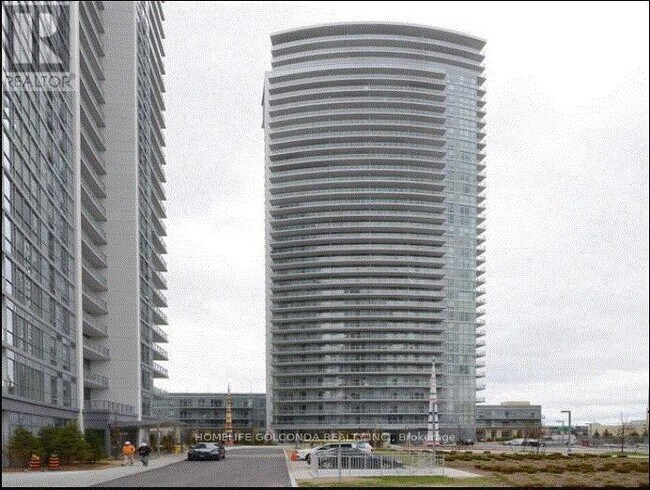 Photo du bâtiment - 70 Forest Manor Rd