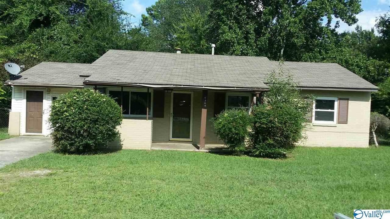 4300 Blue Spring Rd NW, Huntsville, AL 35810 House Rental in