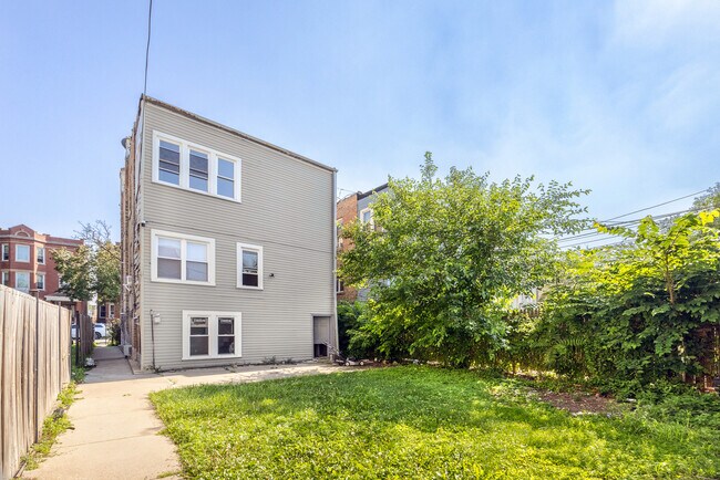 Foto del edificio - 4104 W 24th Pl