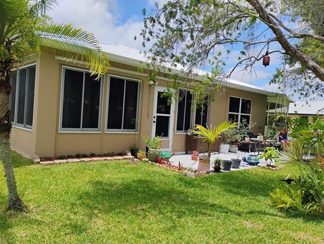 Foto del edificio - 14441 Dulce Real Ave