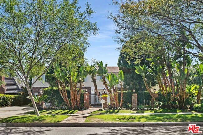 Foto del edificio - 517 Elm Dr