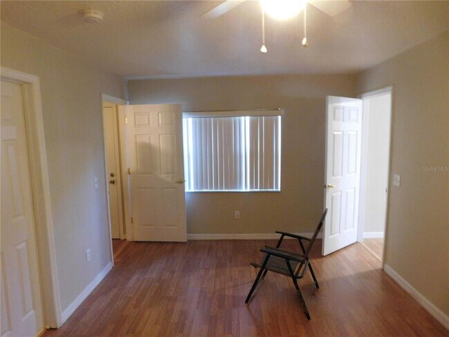 Building Photo - 2715 Fan Palm Dr