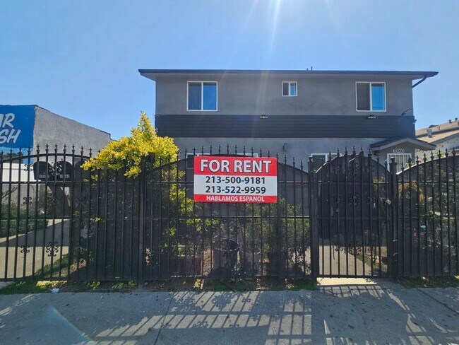 Foto del edificio - 10960 Avalon Blvd