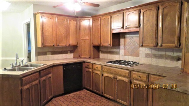 Foto del edificio - 5604 Stoneridge Dr
