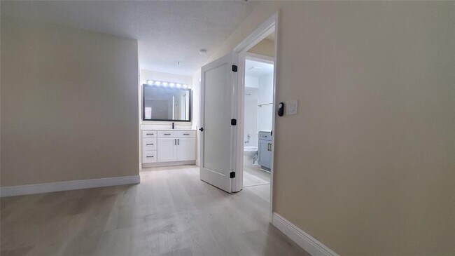 Foto del edificio - 5560 NW 61st St