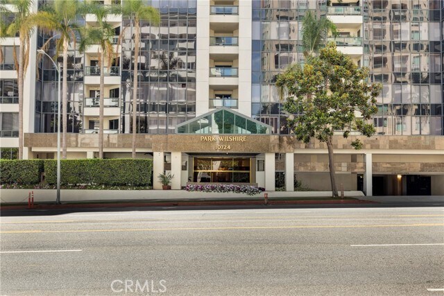 Building Photo - 10724 Wilshire Blvd