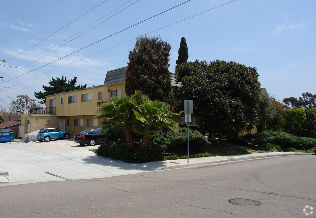 Building Photo - Diamond Apartments