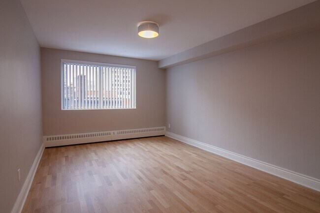 Building Photo - 3421 Rue Drummond