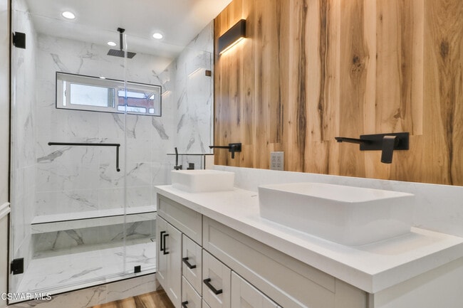 Building Photo - 378 Flittner Cir