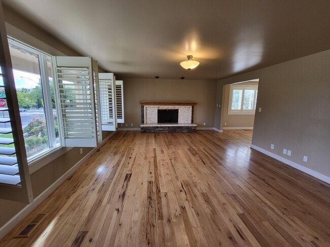 Sala de estar-planta principal-1 - 1905 Saint Marys Dr