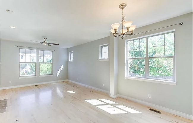 Building Photo - 2615 Elmira St