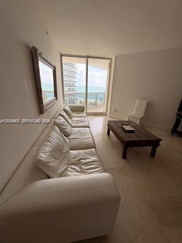 Foto del edificio - 9595 Collins Ave