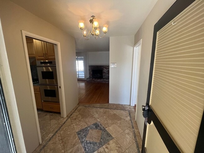 Building Photo - 4 Bedroom Ranch Style Home in Quiet El Sobrante Neighborhood