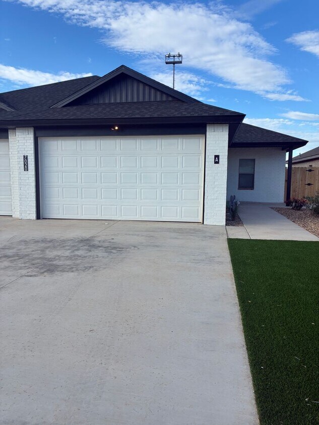 Foto principal - 7020 40th St