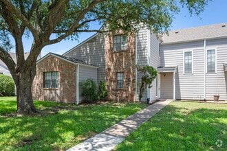 Building Photo - 2533 Cross Timbers Dr
