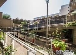 Foto del edificio - 25 Neptune Blvd