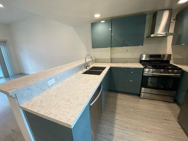 Building Photo - 4461 Tujunga Ave