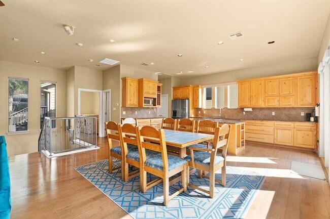 Building Photo - 2603 Indian Creek Rd